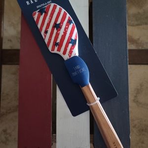 Brand new Rae Dunn Land that I Love Rubber Spatula set